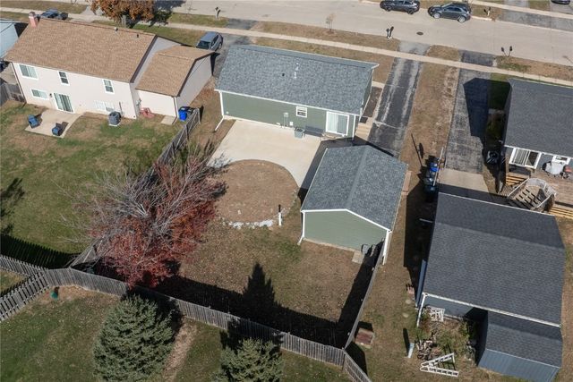 3719 Blue Mound NE, Cedar Rapids, IA 52402