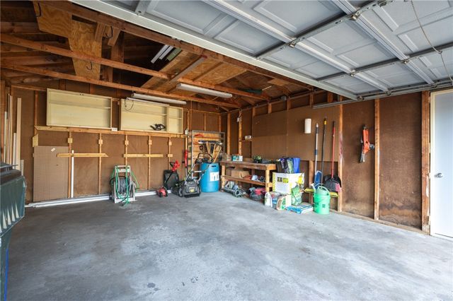 3719 Blue Mound NE, Cedar Rapids, IA 52402