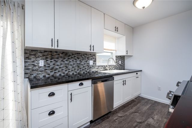 3719 Blue Mound NE, Cedar Rapids, IA 52402