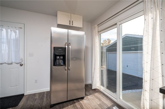 3719 Blue Mound NE, Cedar Rapids, IA 52402