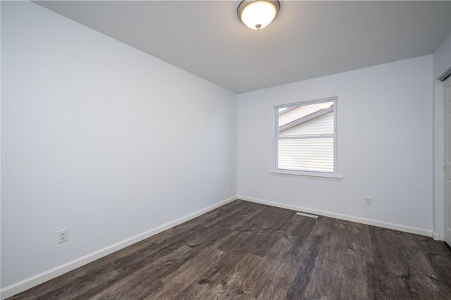 3719 Blue Mound NE, Cedar Rapids, IA 52402