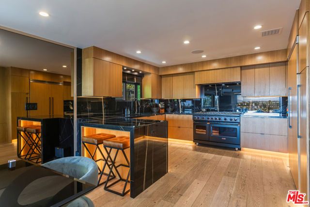 3914 Fredonia Drive, Los Angeles, CA 90068