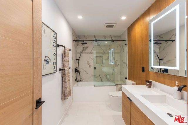 3914 Fredonia Drive, Los Angeles, CA 90068