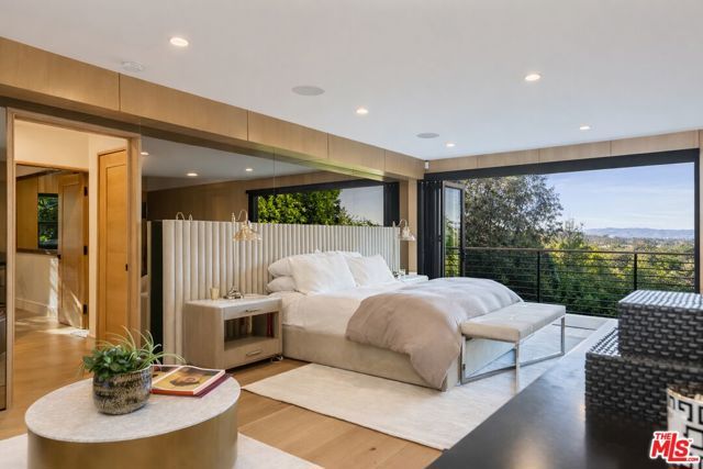 3914 Fredonia Drive, Los Angeles, CA 90068