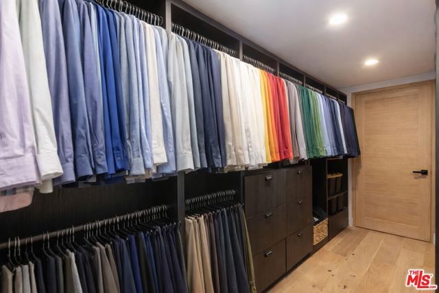 3914 Fredonia Drive, Los Angeles, CA 90068