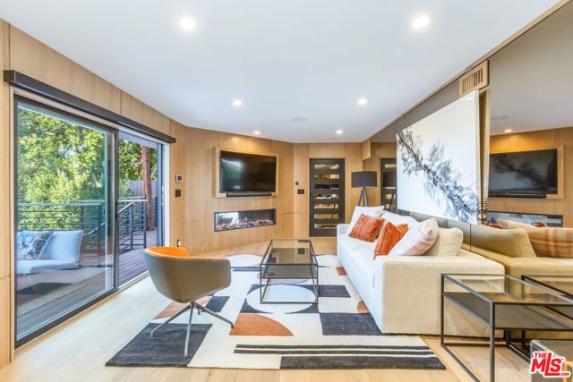 3914 Fredonia Drive, Los Angeles, CA 90068