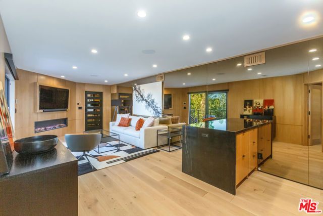 3914 Fredonia Drive, Los Angeles, CA 90068