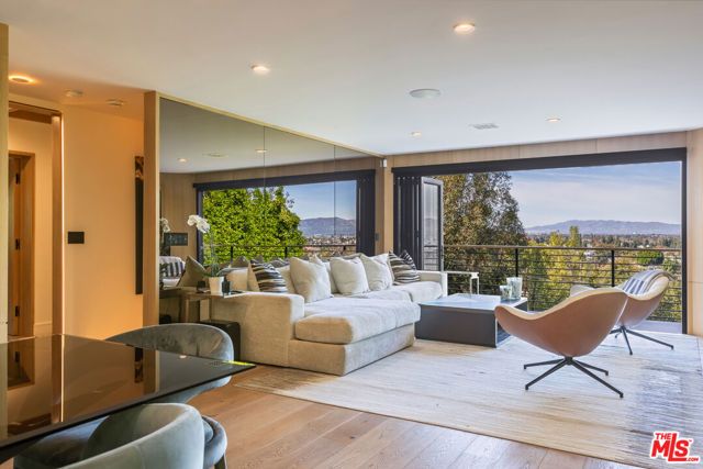 3914 Fredonia Drive, Los Angeles, CA 90068