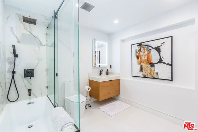 3914 Fredonia Drive, Los Angeles, CA 90068