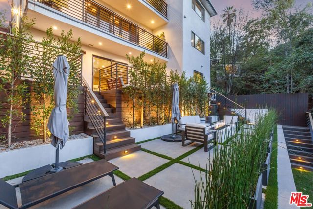 3914 Fredonia Drive, Los Angeles, CA 90068