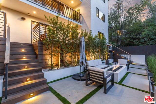 3914 Fredonia Drive, Los Angeles, CA 90068