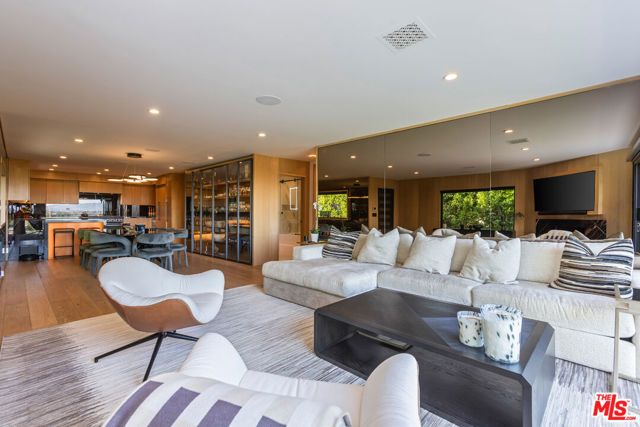 3914 Fredonia Drive, Los Angeles, CA 90068