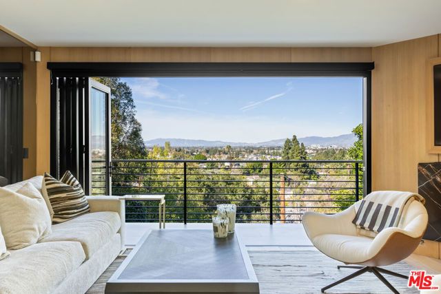 3914 Fredonia Drive, Los Angeles, CA 90068