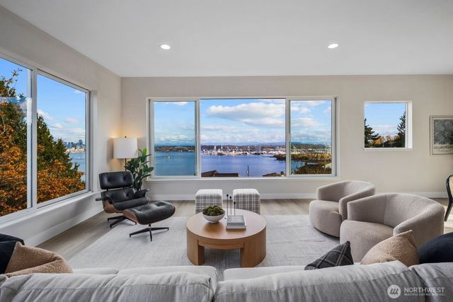 1701 41st Avenue SW, Seattle, WA 98116