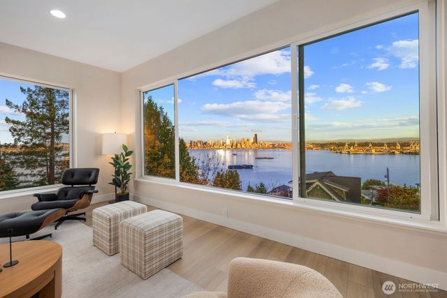 1701 41st Avenue SW, Seattle, WA 98116