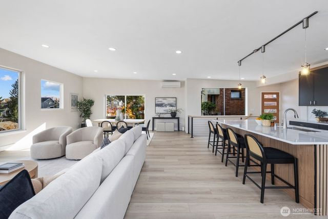 1701 41st Avenue SW, Seattle, WA 98116