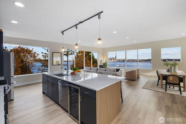 1701 41st Avenue SW, Seattle, WA 98116