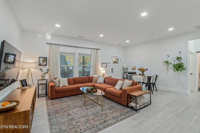 230 E Morelia Ave, Knoxville, TN 37917