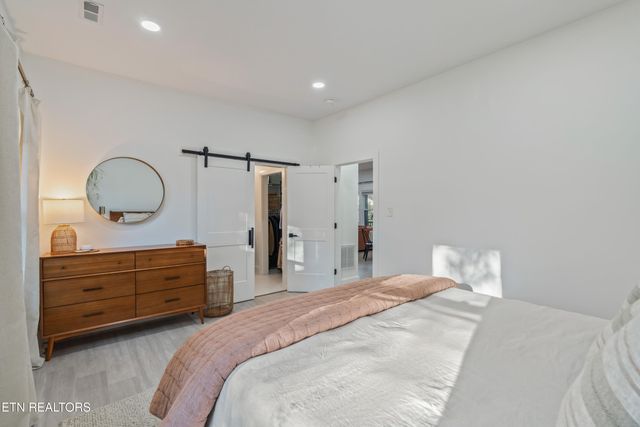 230 E Morelia Ave, Knoxville, TN 37917