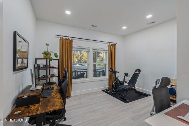 230 E Morelia Ave, Knoxville, TN 37917