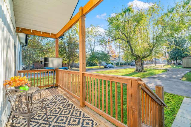 230 E Morelia Ave, Knoxville, TN 37917