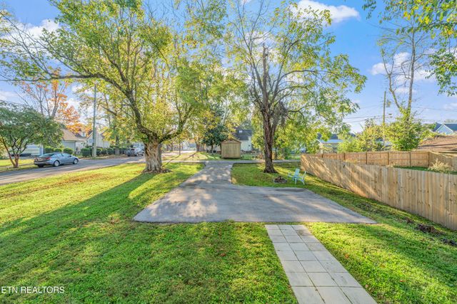 230 E Morelia Ave, Knoxville, TN 37917