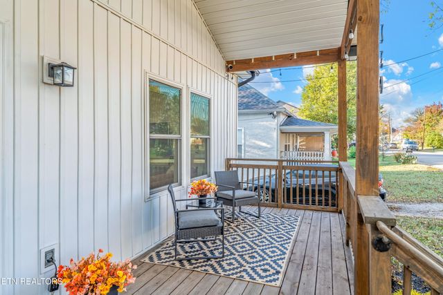 230 E Morelia Ave, Knoxville, TN 37917