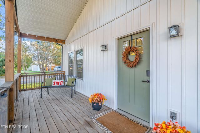 230 E Morelia Ave, Knoxville, TN 37917