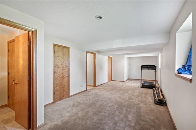 604 S Sunset Lane, Raymore, MO 64083