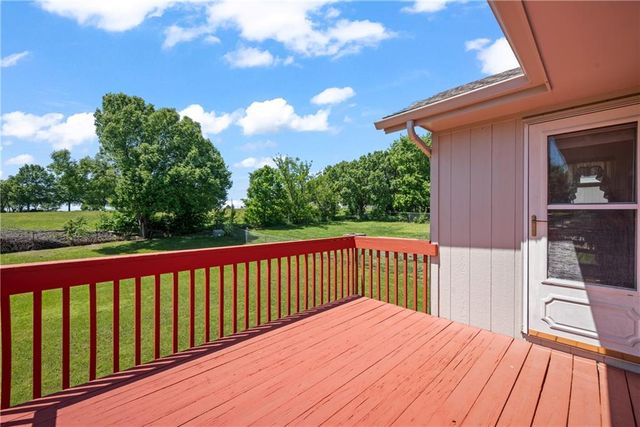 604 S Sunset Lane, Raymore, MO 64083