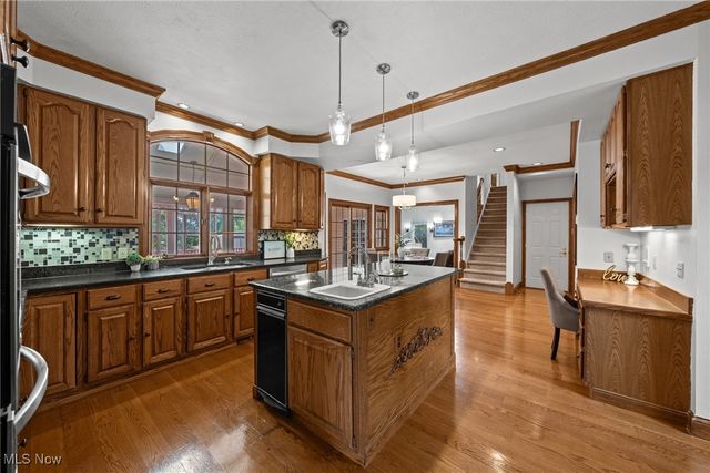 6170 Nicholson Drive, Hudson, OH 44236