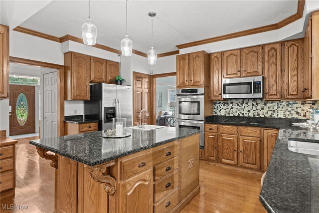 6170 Nicholson Drive, Hudson, OH 44236