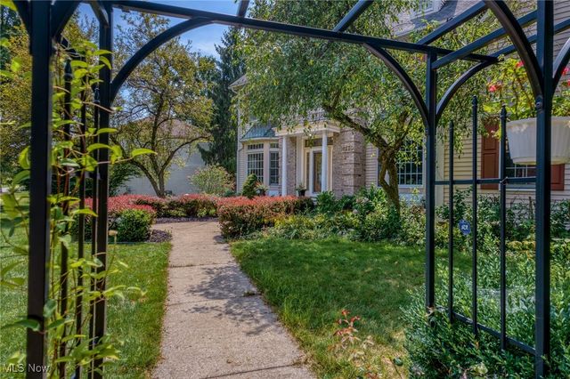 6170 Nicholson Drive, Hudson, OH 44236