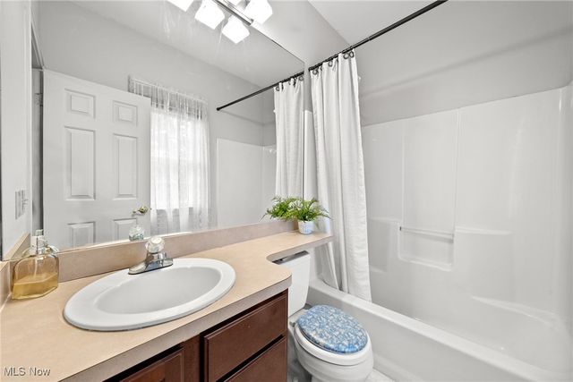 6170 Nicholson Drive, Hudson, OH 44236