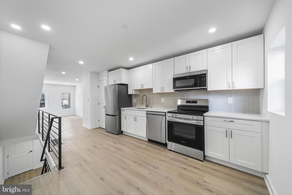 123 E CUMBERLAND ST, Philadelphia, PA 19125