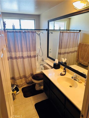 14800 Snake River Court, Victorville, CA 92392