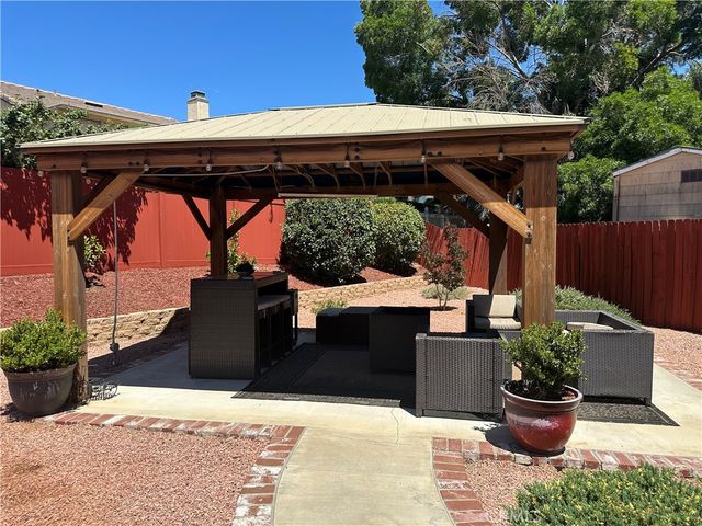 14800 Snake River Court, Victorville, CA 92392