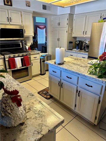 14800 Snake River Court, Victorville, CA 92392