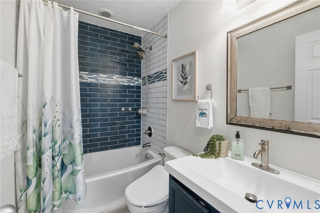 846 Tavern Green Rd, Glen Allen, VA 23060