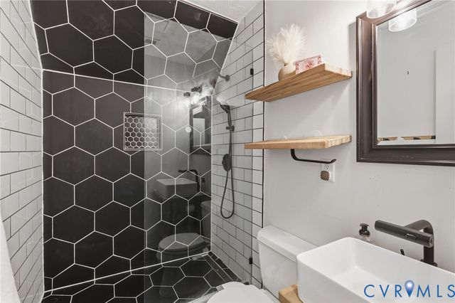 846 Tavern Green Rd, Glen Allen, VA 23060