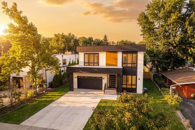 4708 Laurel Avenue, Glenview, IL 60025