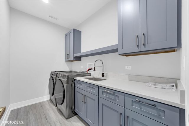 4708 Laurel Avenue, Glenview, IL 60025