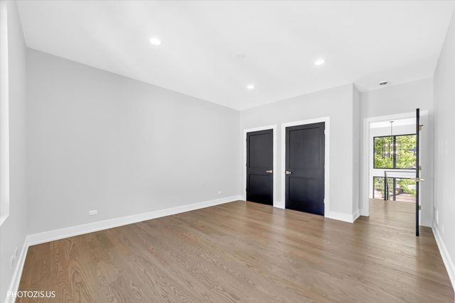 4708 Laurel Avenue, Glenview, IL 60025
