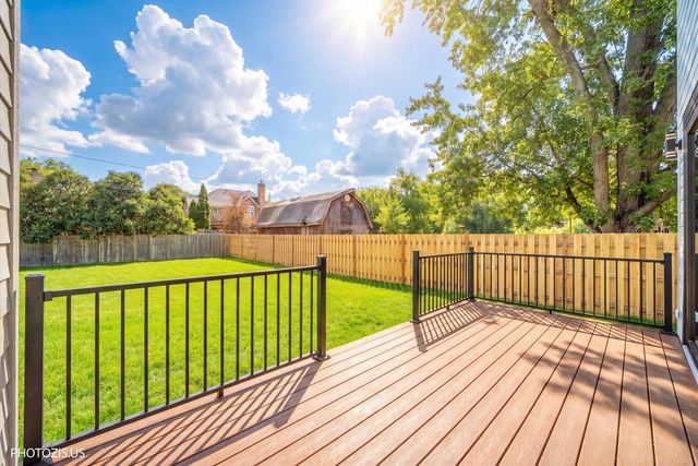 4708 Laurel Avenue, Glenview, IL 60025
