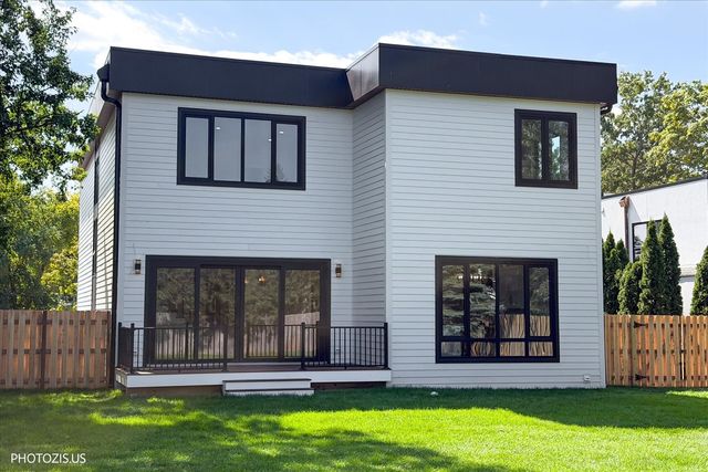 4708 Laurel Avenue, Glenview, IL 60025