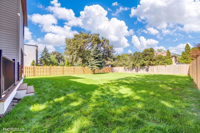 4708 Laurel Avenue, Glenview, IL 60025