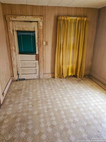 2310 CROSBY ST, San Antonio, TX 78208