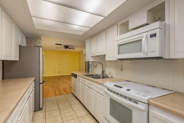 1408 GARDEN AVENUE, Tarpon Springs, FL 34689