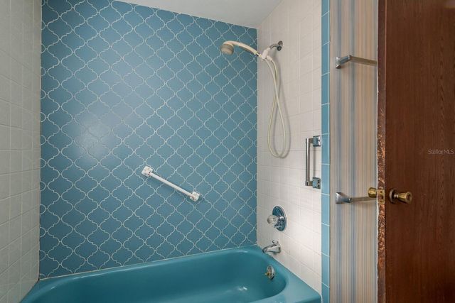 1408 GARDEN AVENUE, Tarpon Springs, FL 34689