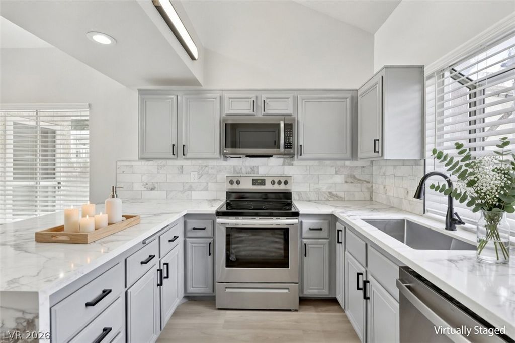 8913 Antioch Way, Las Vegas, NV 89117 — exterior